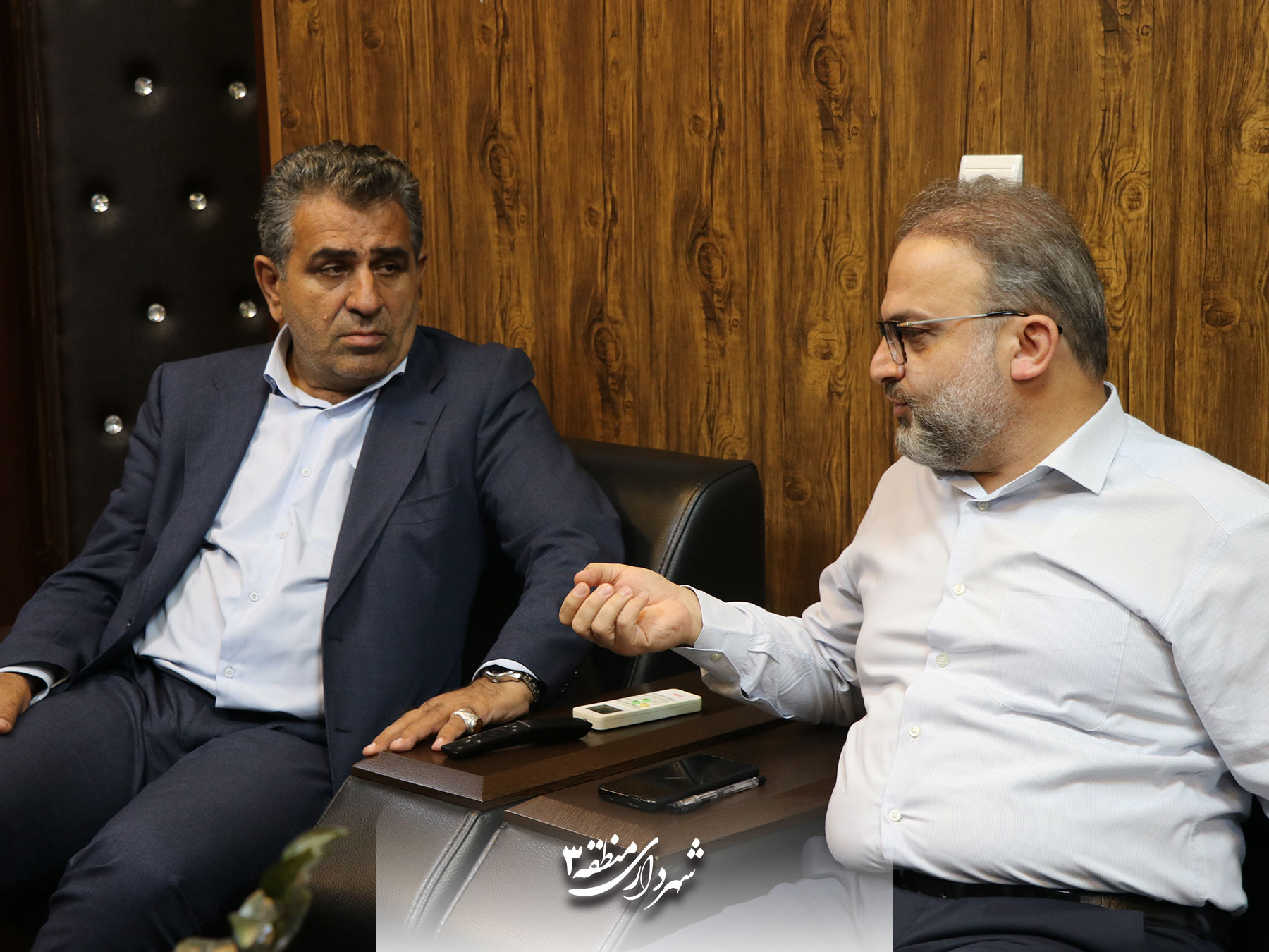 در نشست مشترک دکتر بابایی کارنامی نماینده مردم ساری و میاندرود در مجلس و شهردار منطقه سه؛